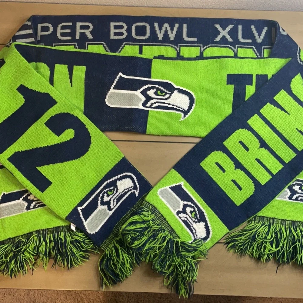 Bundle - 2 Seahawks Scarves - Picture 1 of 5